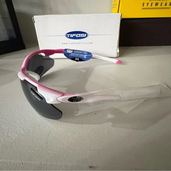 Tifosi Tyrant 2.0 Sport Wrap Sunglasses in White & Pink with Smoke Lens and - Picture 2 of 7